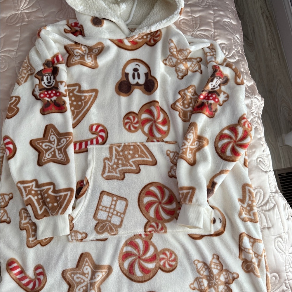 Disney Cream and Tan Fleece Blanket